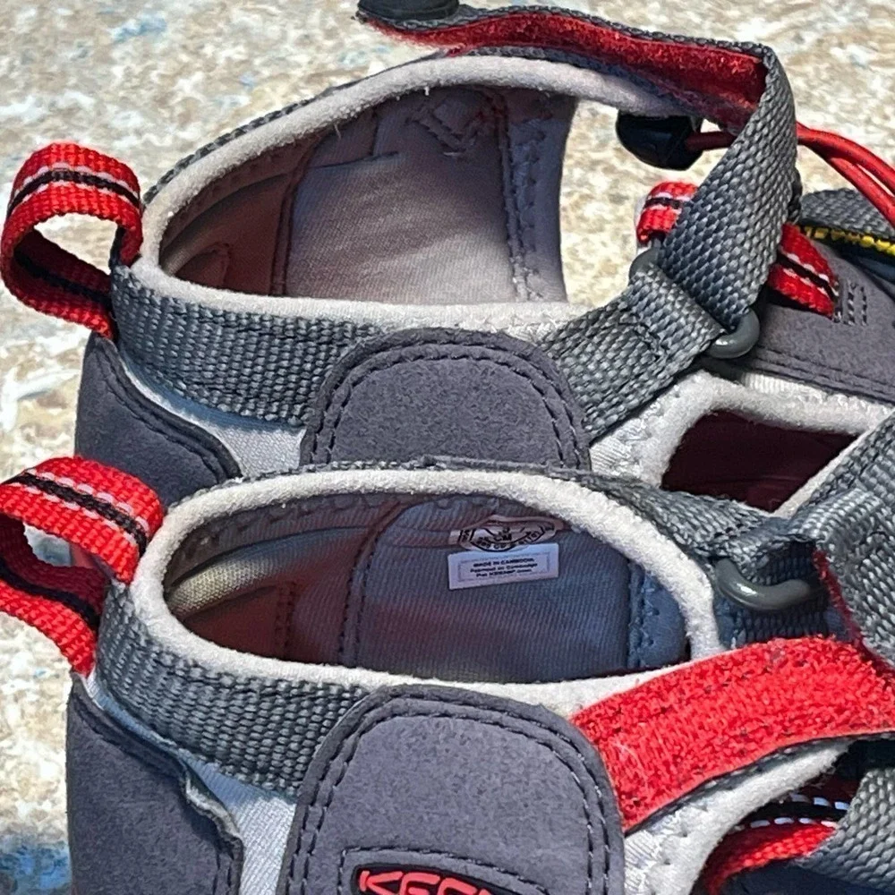 Keen Children's Red & Gray Waterproof Seacamp Outdoor Sandal Shoes Size 3 Youth